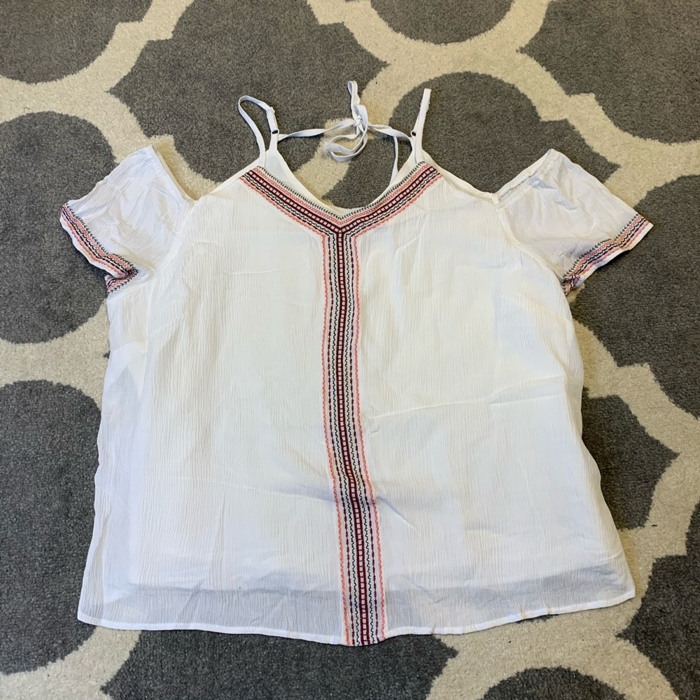 🔴 Cato Geometric Embroidered Cold Shoulder Top